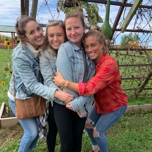 Meet your Posher, Zoe